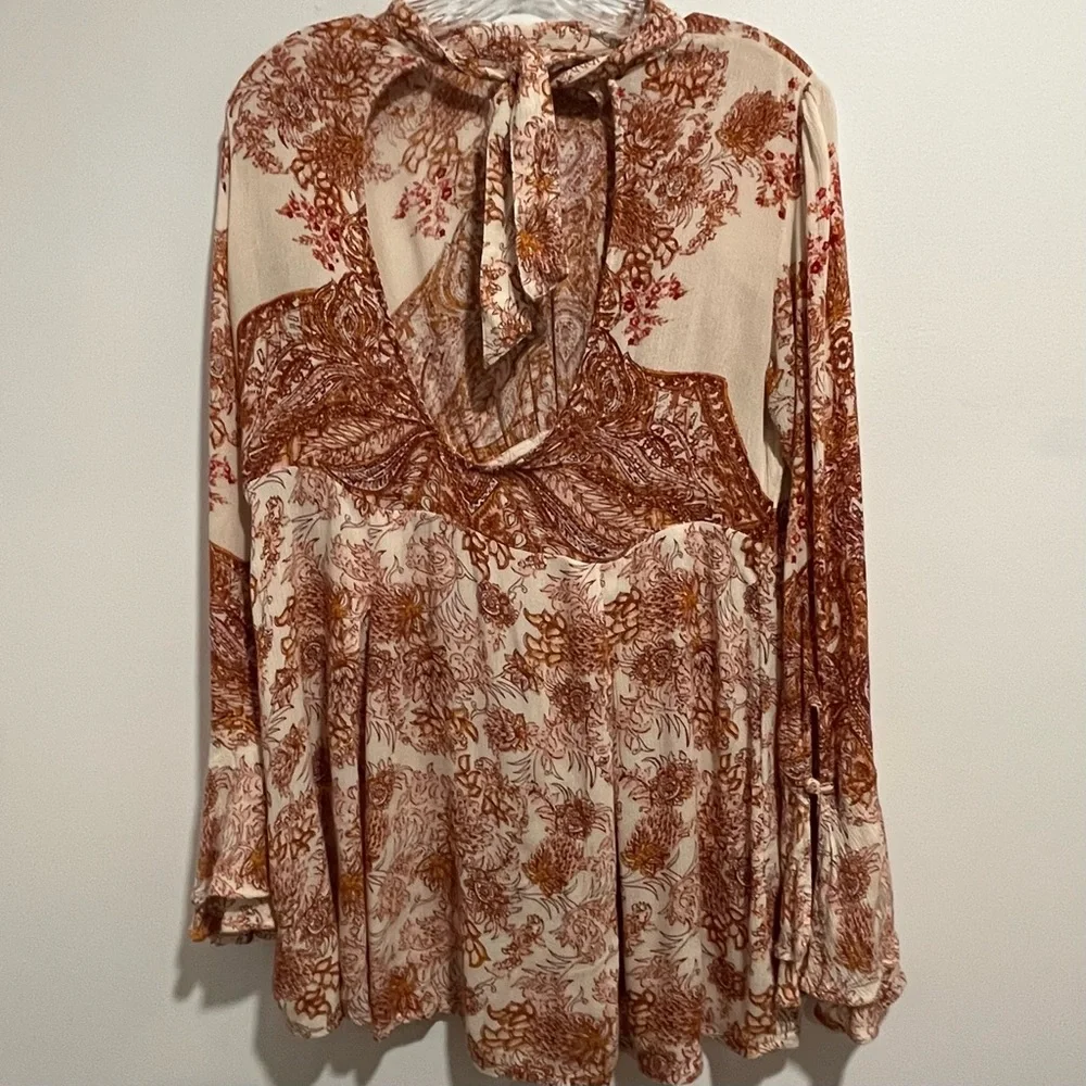 Free People Lady Luck Cut Out Back Bell Sleeve Tunic Top - Picture 5 of 11